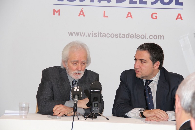 Manolo Sanlúcar y Elías Bendodo, presidente de la Diputación de Málaga.